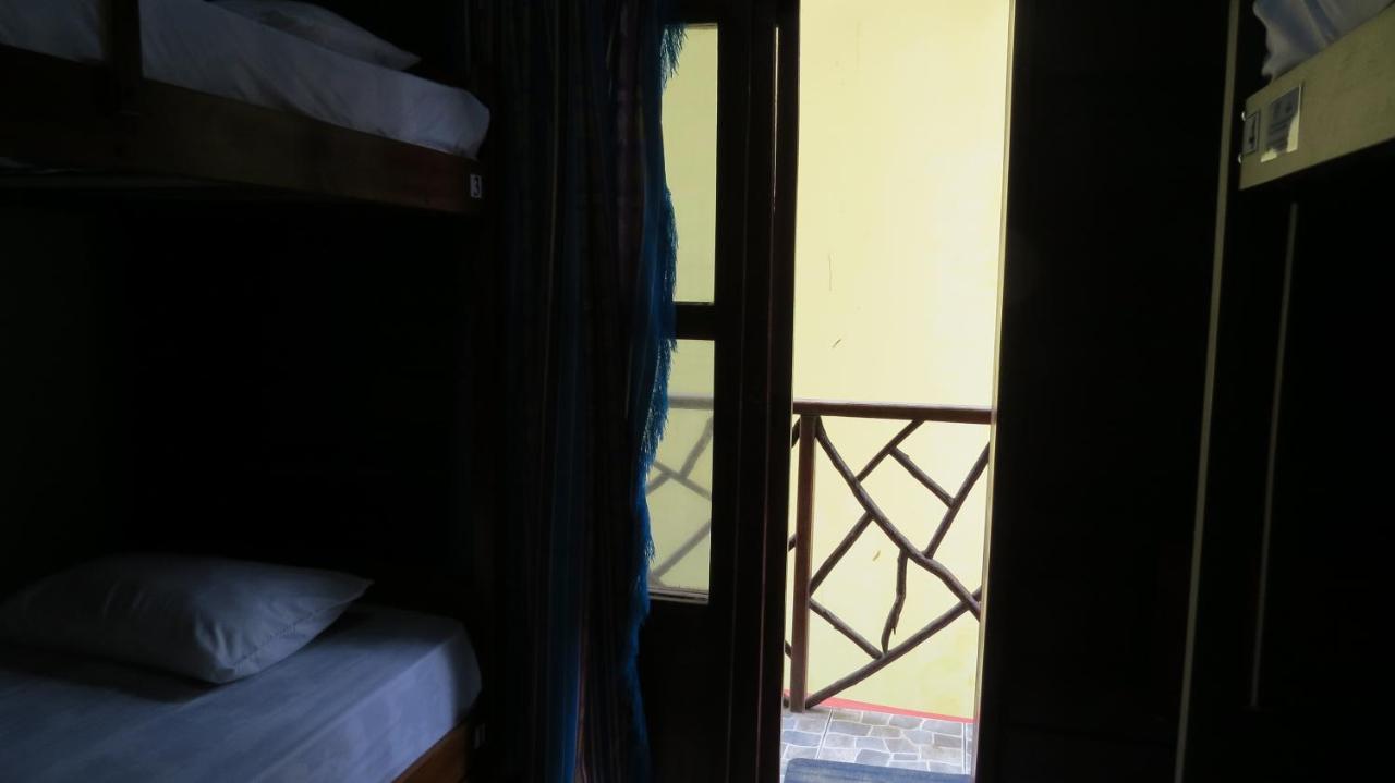 Esperanto Surf Hostal Montañita